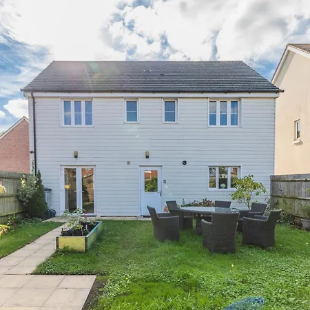 Jungle House Villa Chichester Exterior photo
